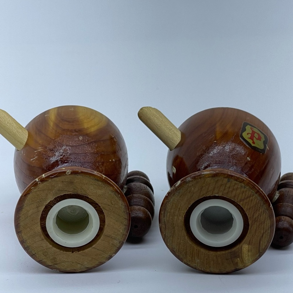 Vintage Salt and Pepper Shakers Wooden Teapot Grannycore Kitchen Souvenir Brown - Picture 7 of 9